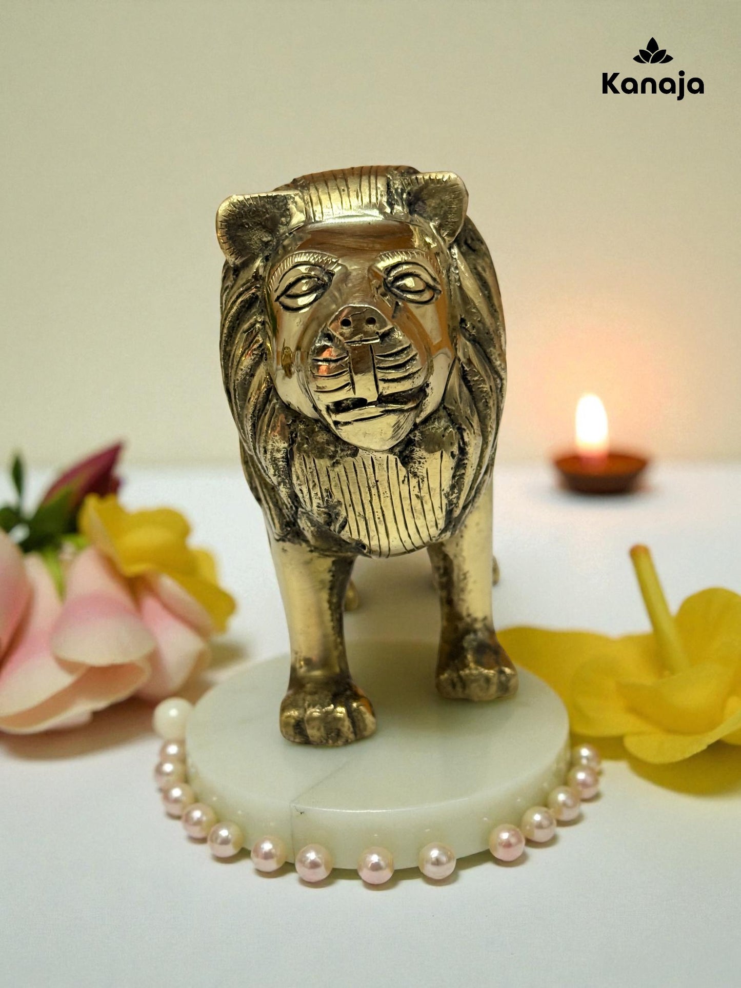 Golden Lion Statues - Embodying Power and Nobility