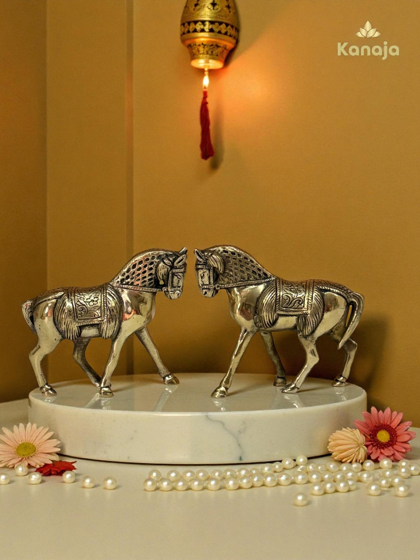Pair of Regal Golden Horse Figurines – Symbols of Power and Progress