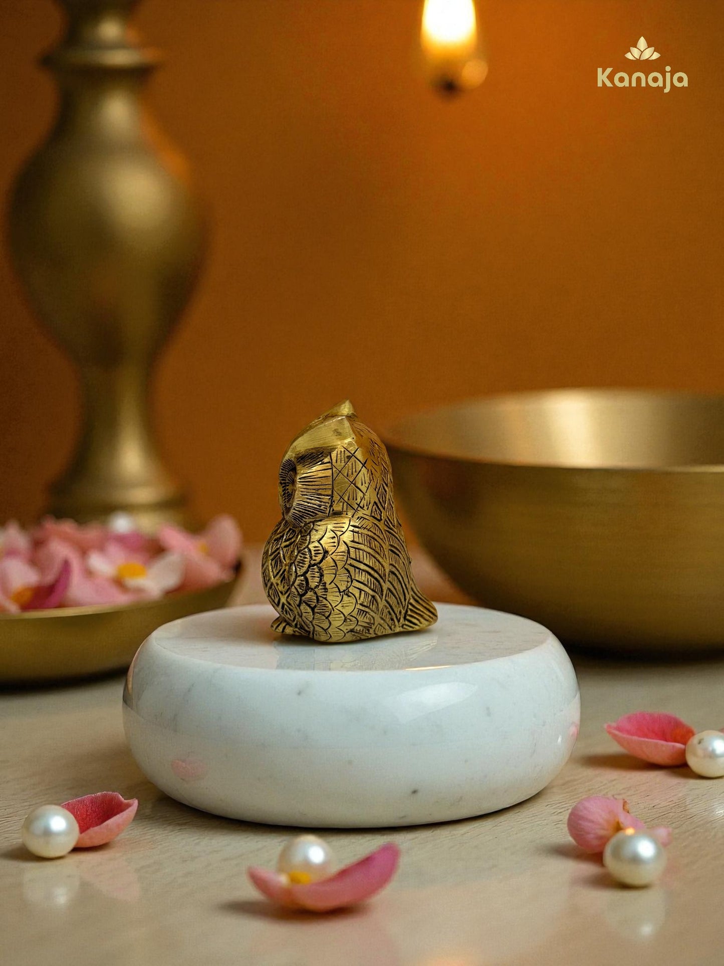 Charming Golden Owl Figurine - A Symbol of Wisdom and Intuition