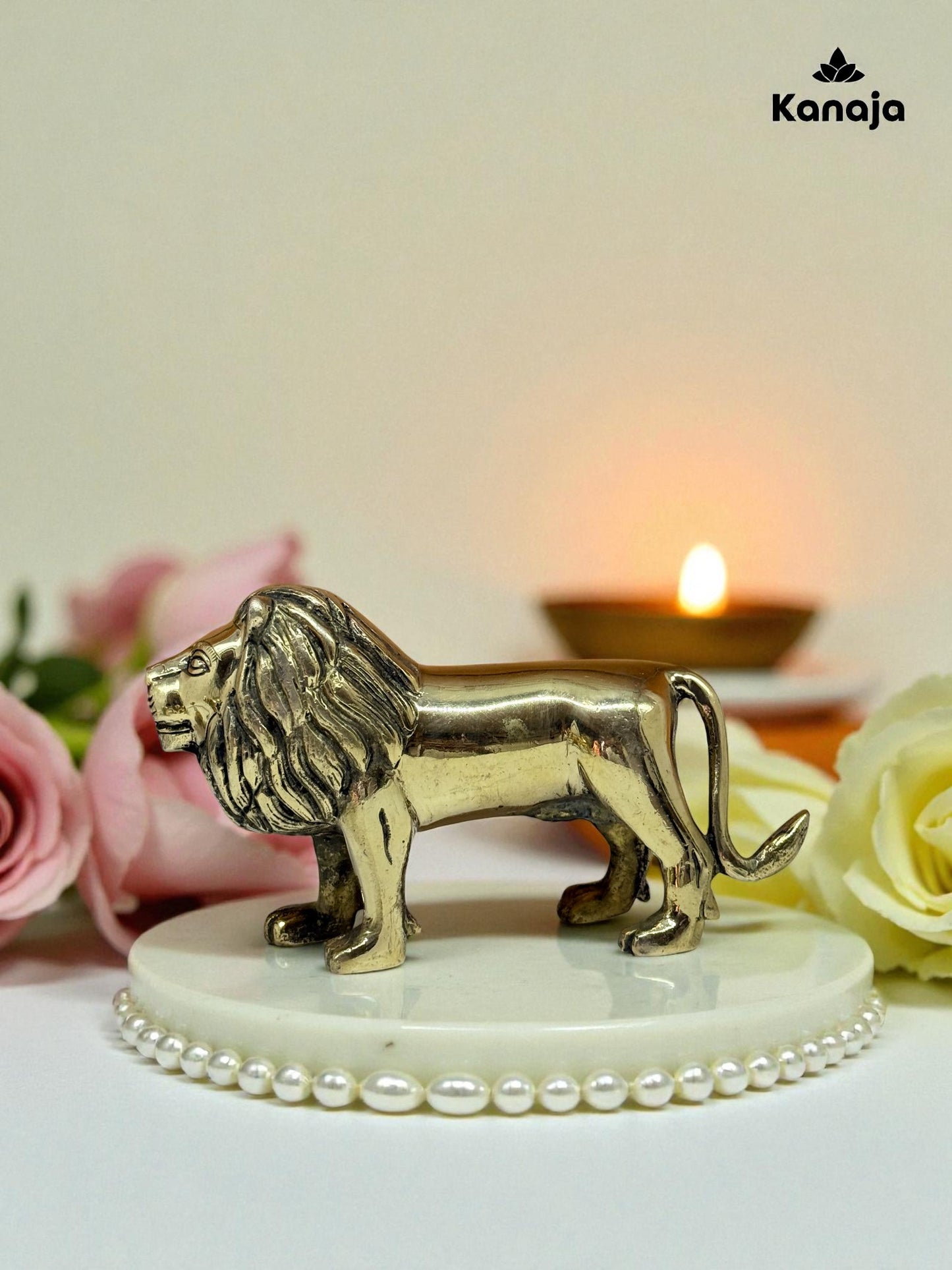 Golden Lion Statues - Embodying Power and Nobility