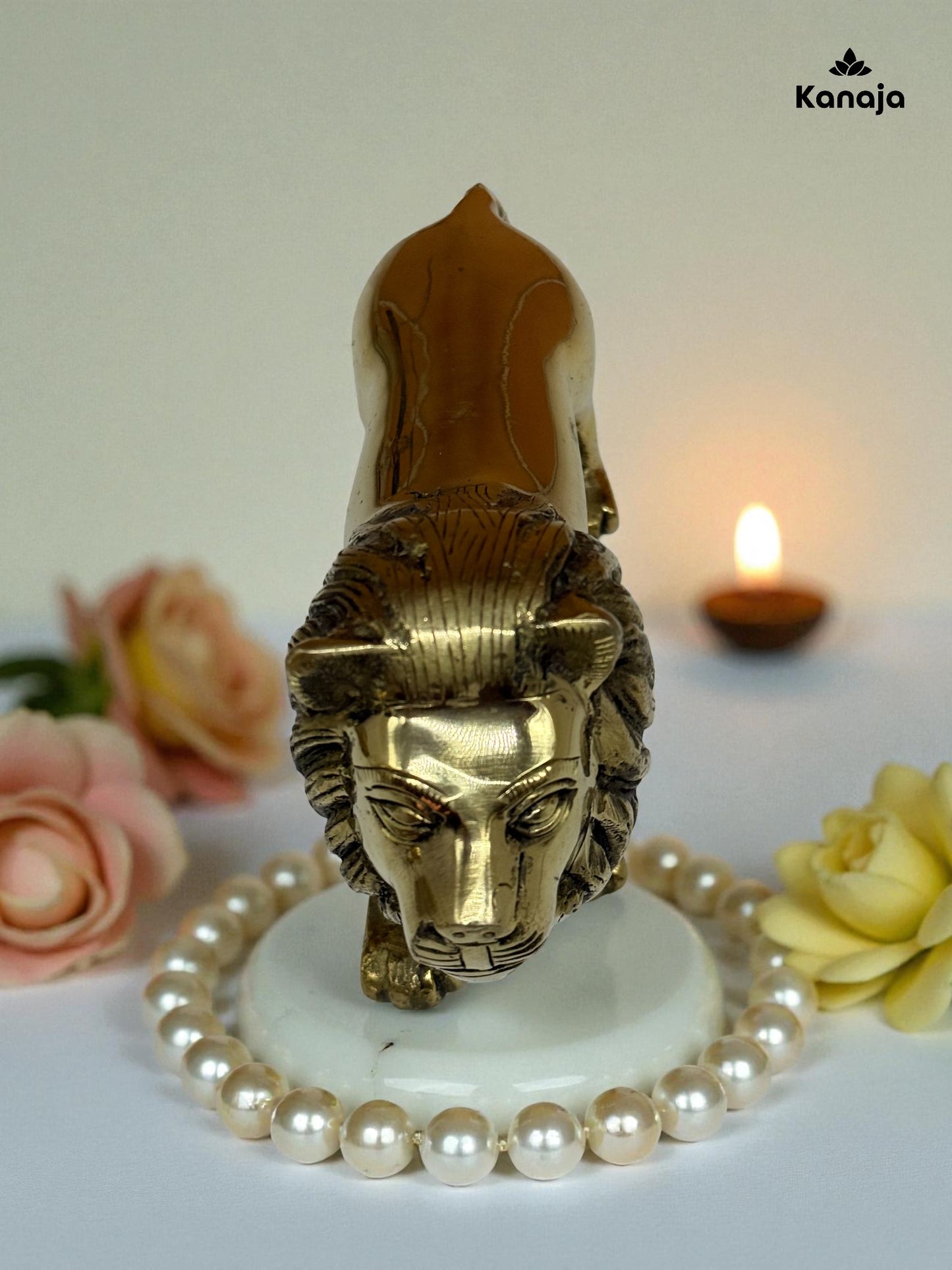 Golden Lion Statues - Embodying Power and Nobility