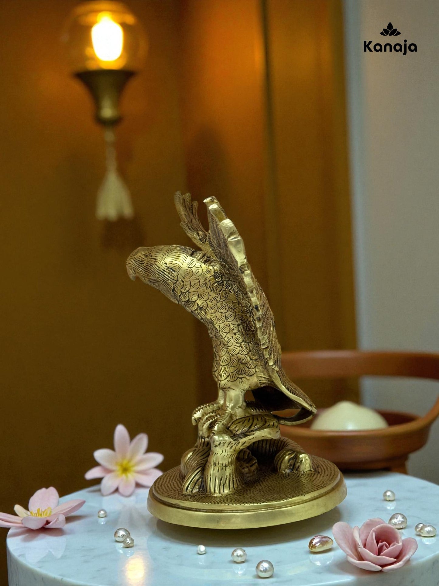 Majestic Golden Eagle Statue - A Symbol of Freedom and Vision