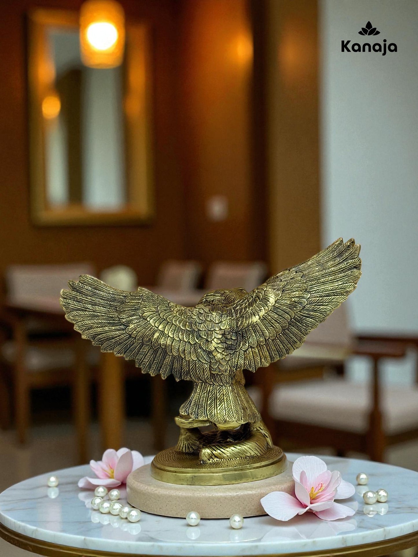 Majestic Golden Eagle Statue - A Symbol of Freedom and Vision