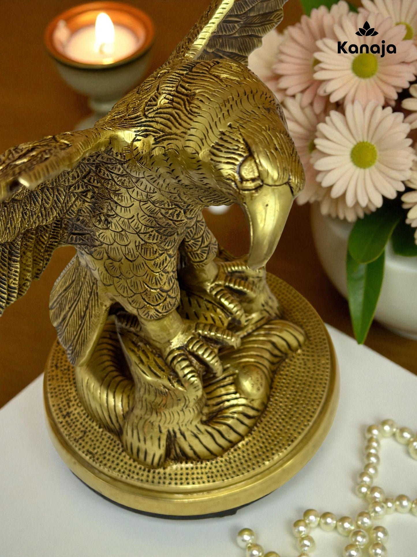 Majestic Golden Eagle Statue - A Symbol of Freedom and Vision