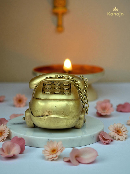 Nostalgic Golden Classic Telephone Figurine - A Touch of Retro Elegance