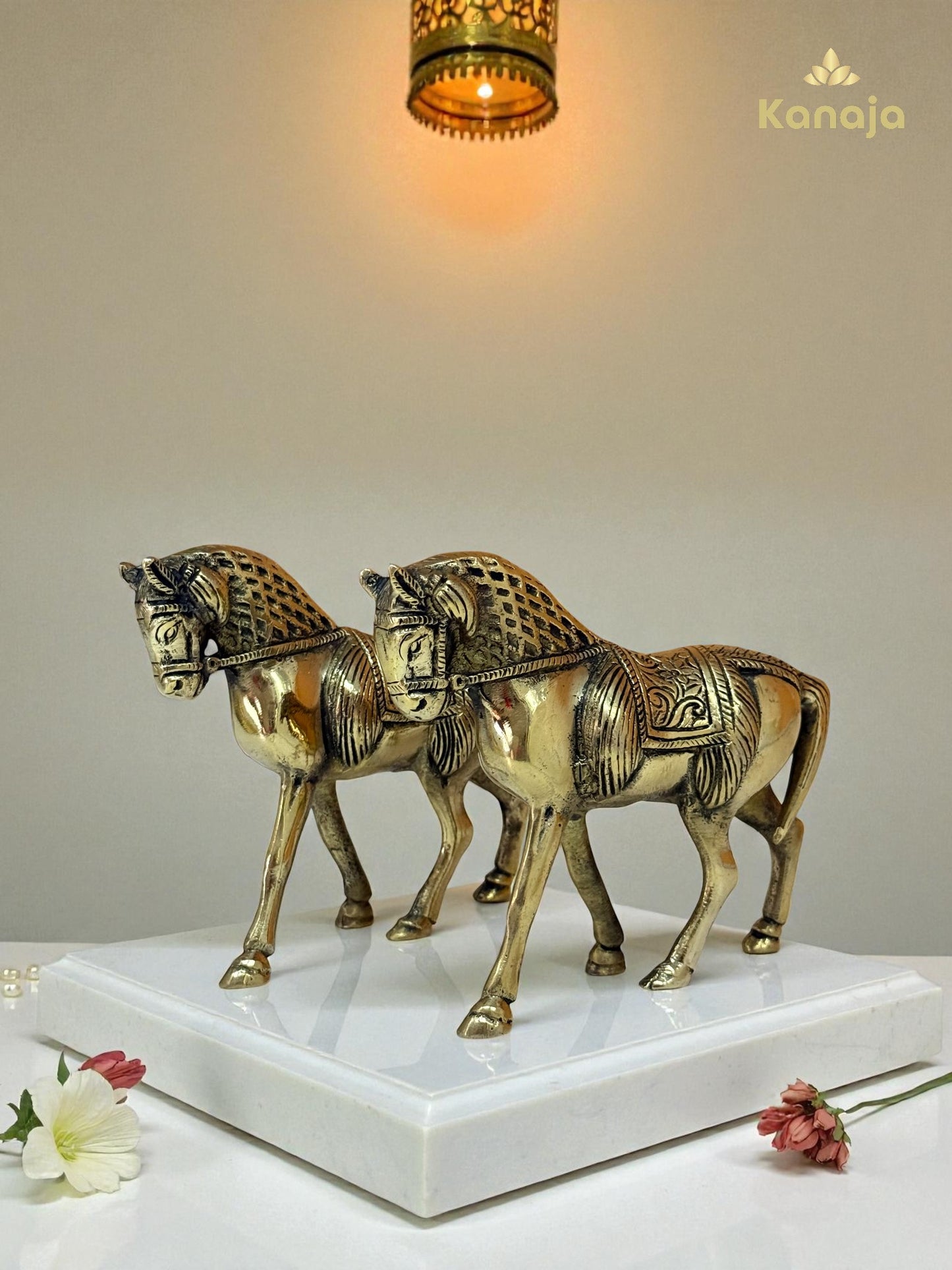 Pair of Regal Golden Horse Figurines – Symbols of Power and Progress
