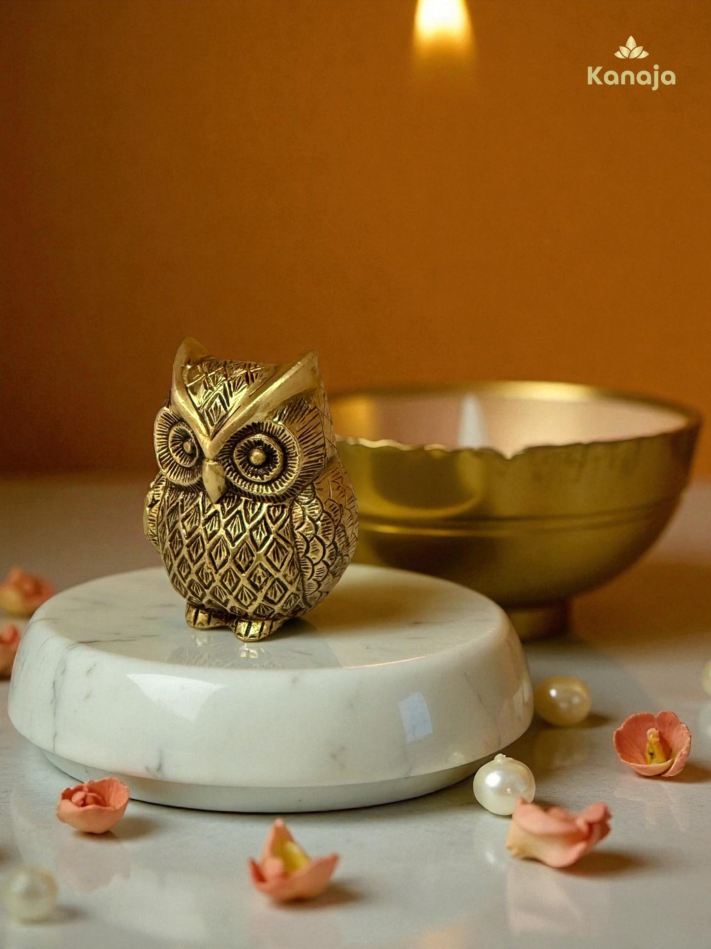 Charming Golden Owl Figurine - A Symbol of Wisdom and Intuition