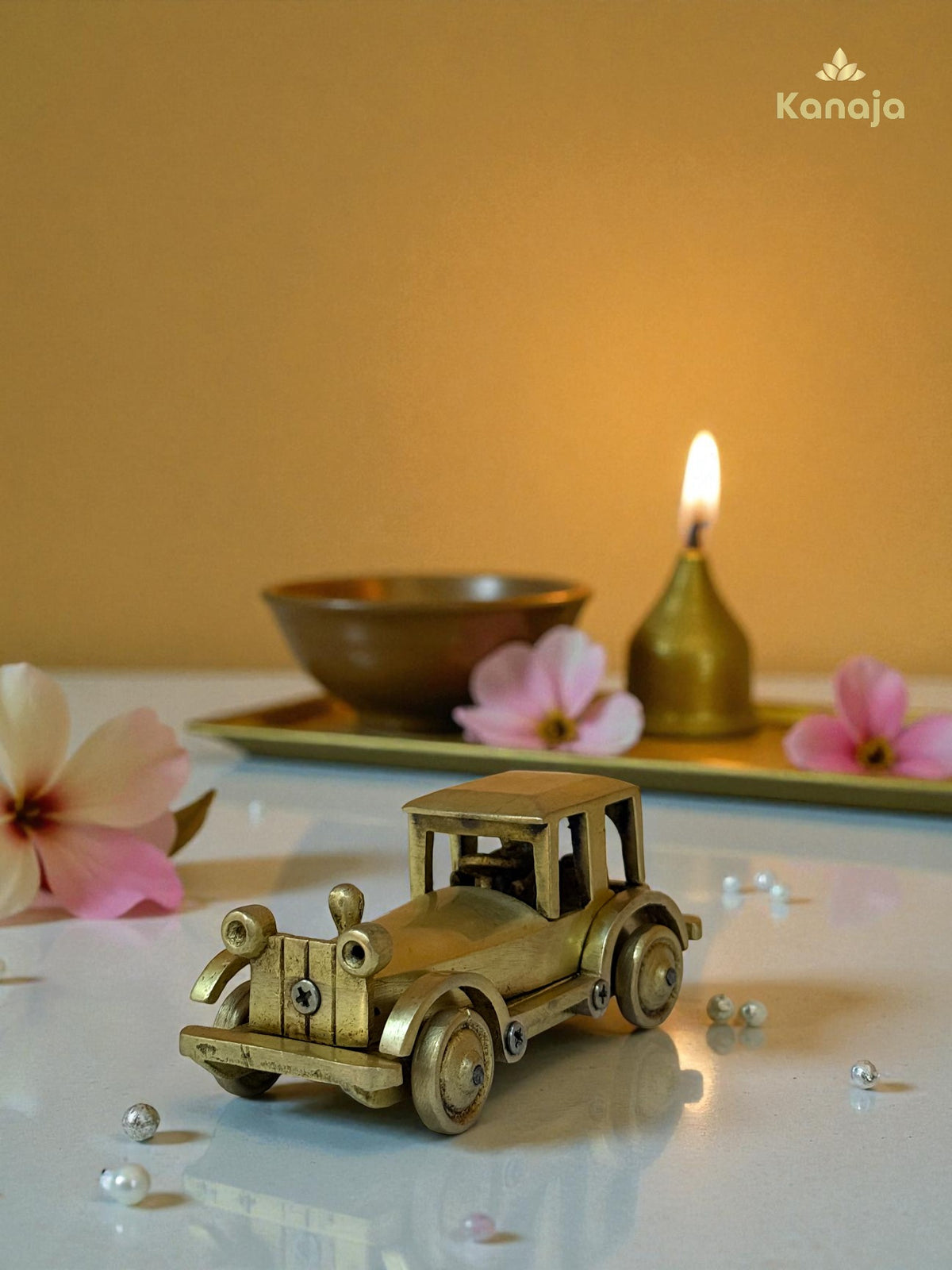Decorative Brass Vintage Car Showpiece – kanaja