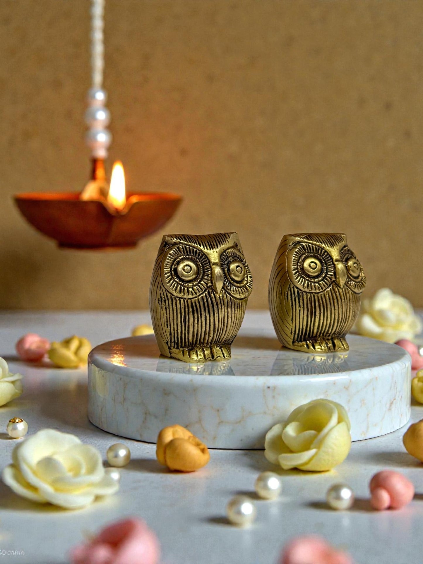 Charming Golden Owl Figurine - A Symbol of Wisdom and Intuition