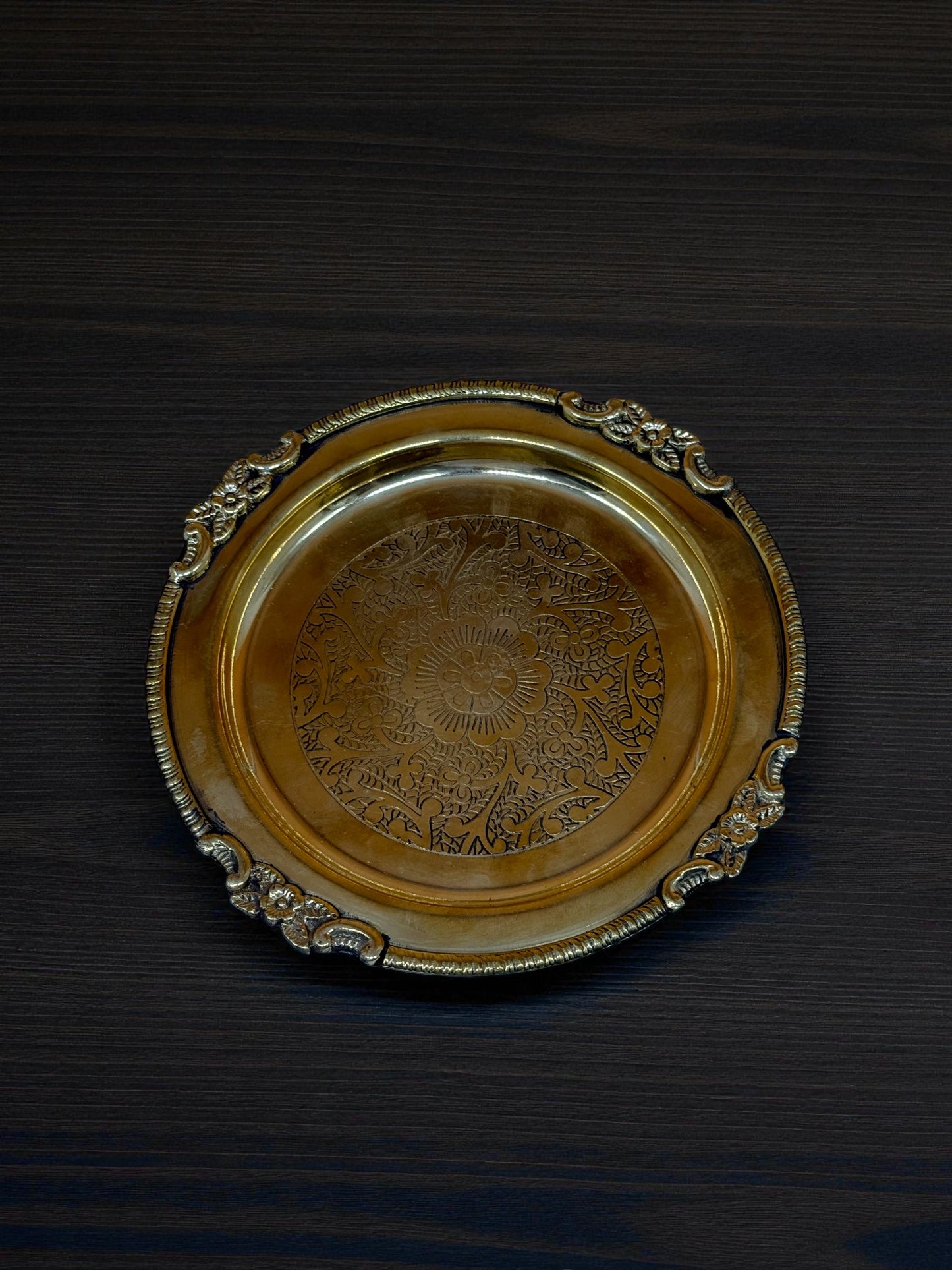 Exquisite Hand-Etched Brass Serving Tray – Ornate Oval Design
