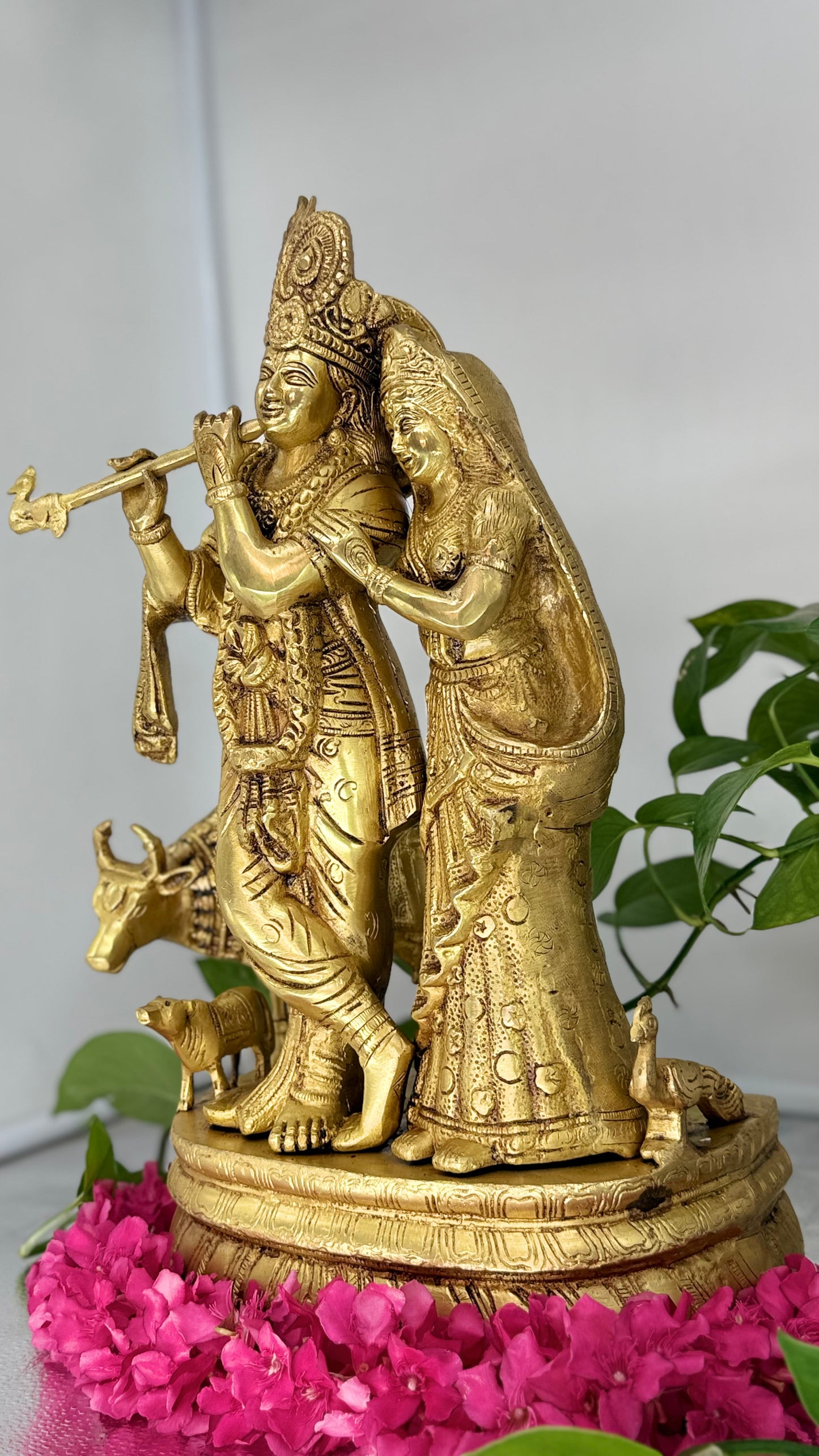 Divine Embrace: Handcrafted Radha Krishna Murti with Sacred Cow