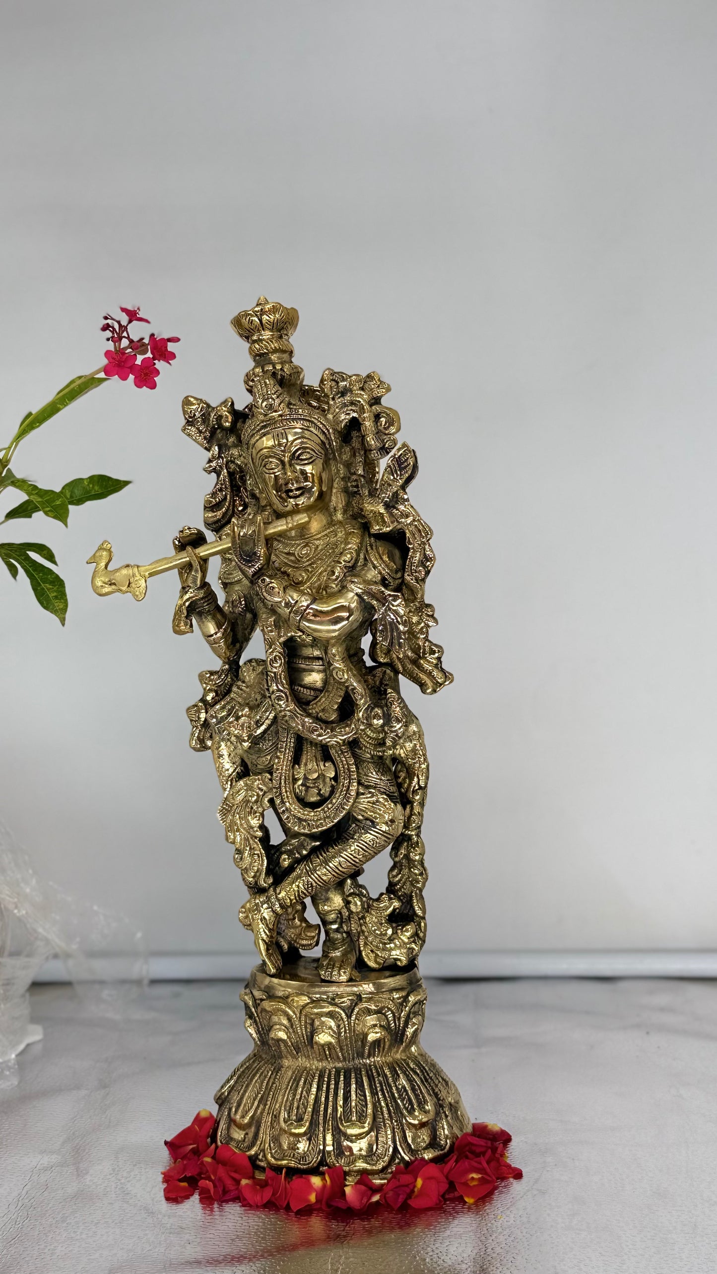 The Divine Flutist - Masterpiece Brass Krishna Murti