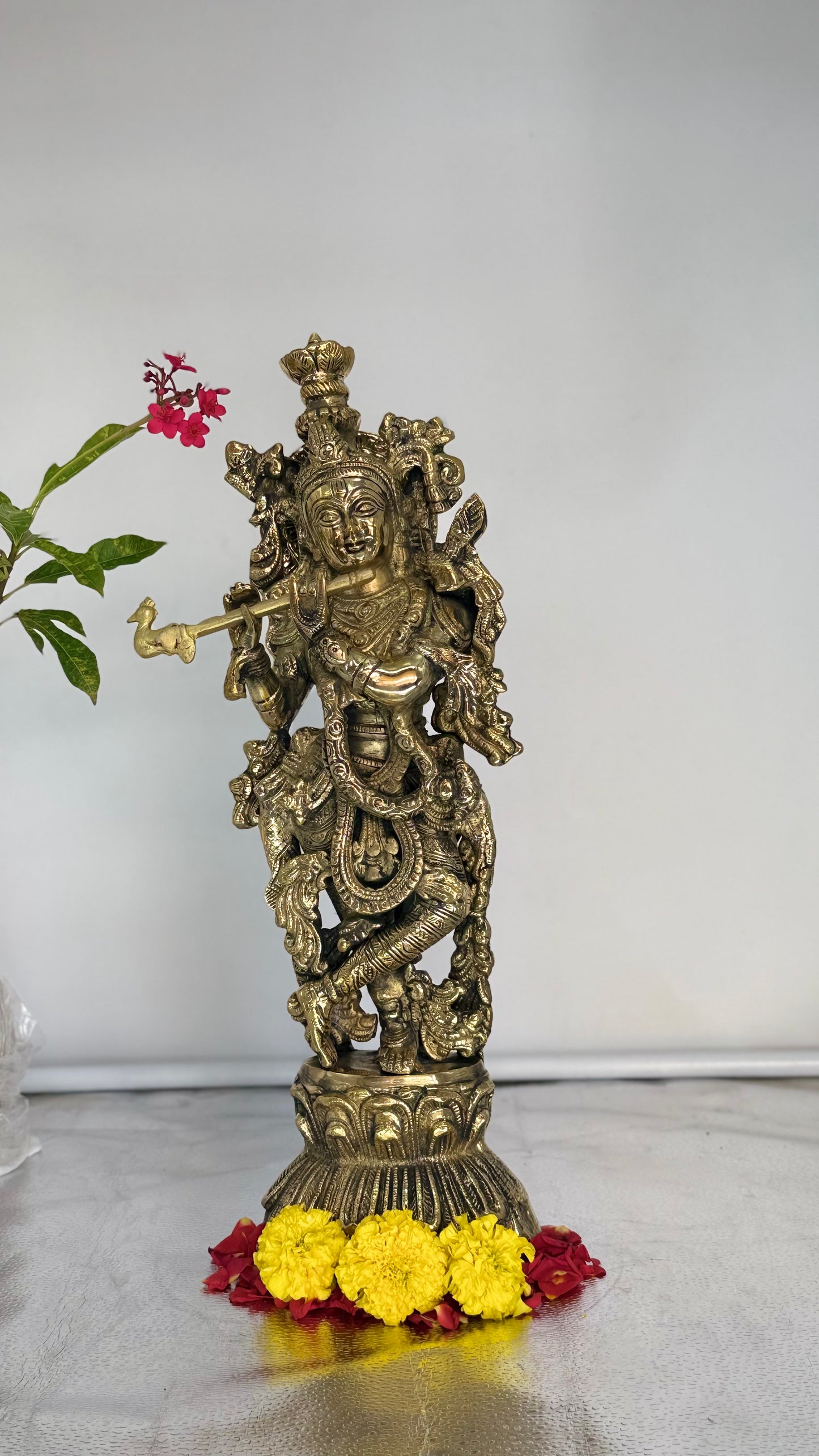 The Divine Flutist - Masterpiece Brass Krishna Murti