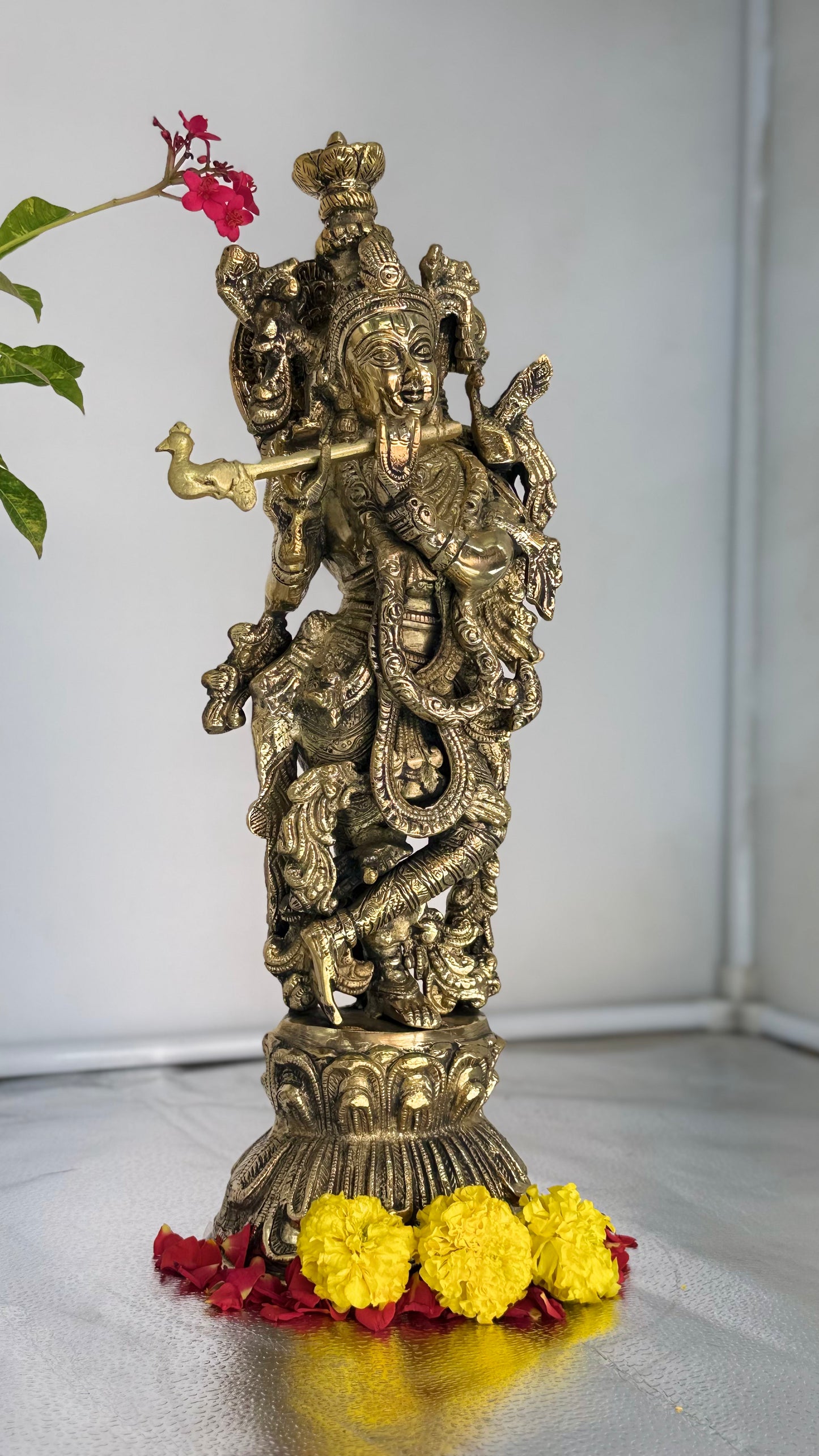 The Divine Flutist - Masterpiece Brass Krishna Murti
