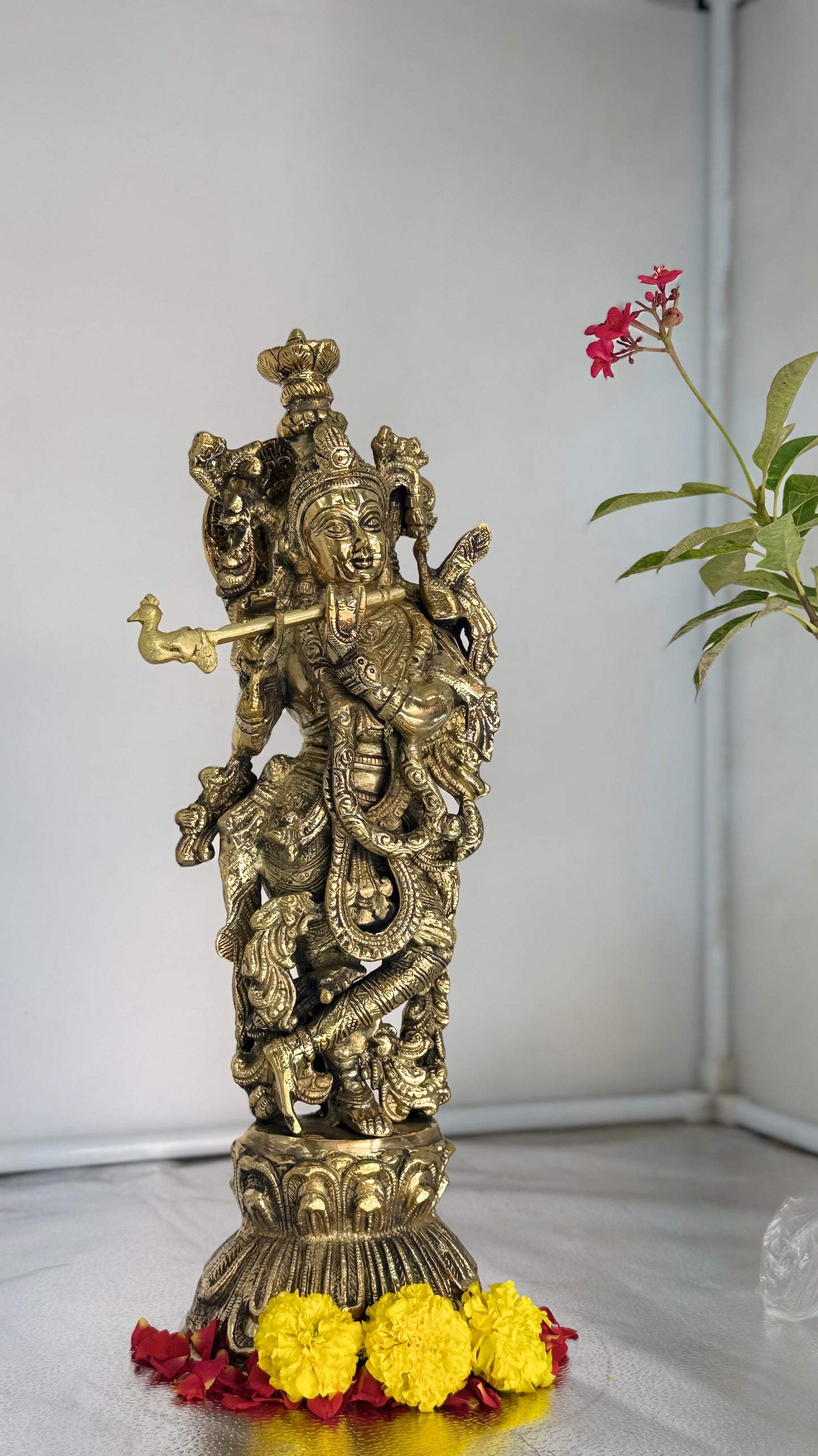 The Divine Flutist - Masterpiece Brass Krishna Murti