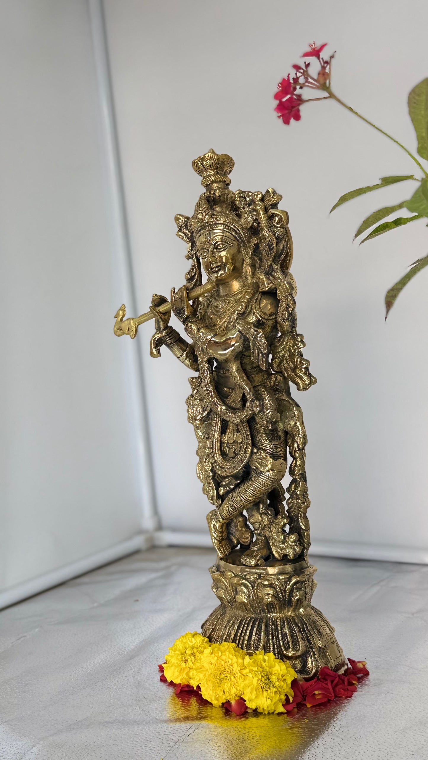 The Divine Flutist - Masterpiece Brass Krishna Murti