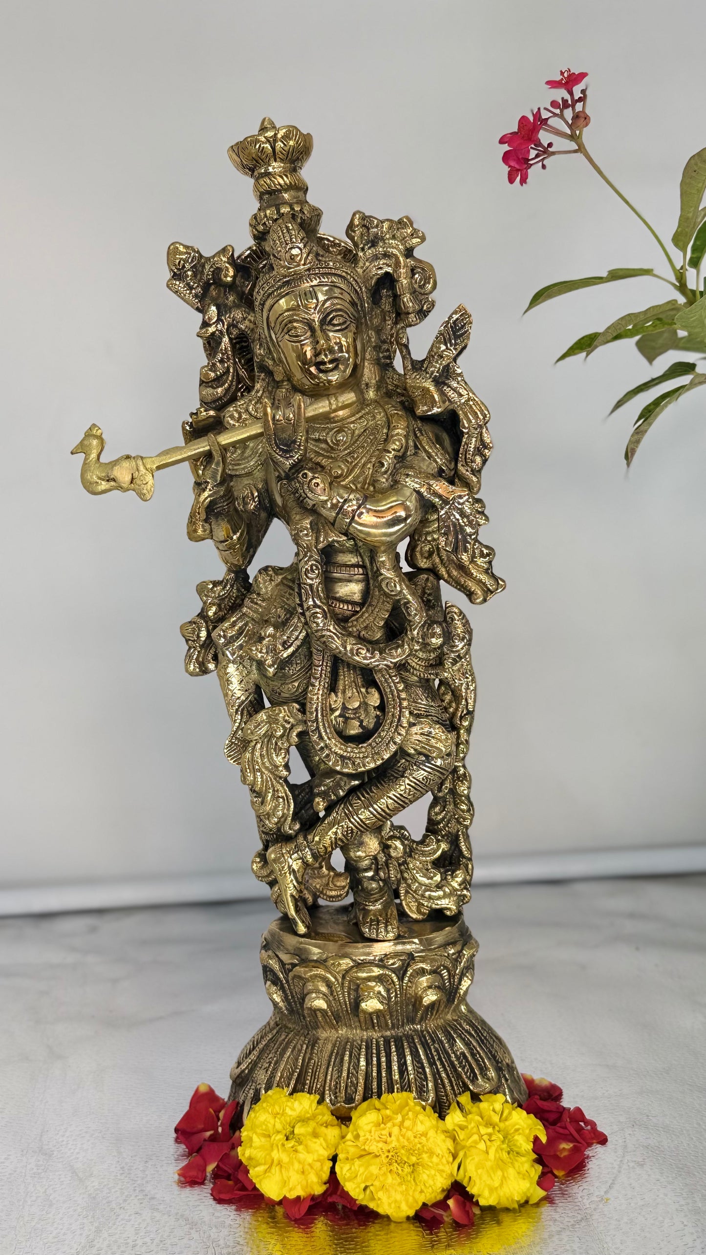 The Divine Flutist - Masterpiece Brass Krishna Murti