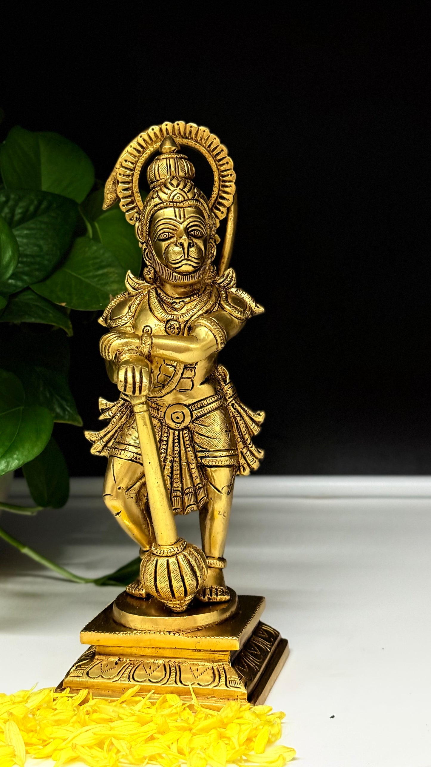 Majestic Brass Hanuman Idol - Embodiment of Strength and Devotion