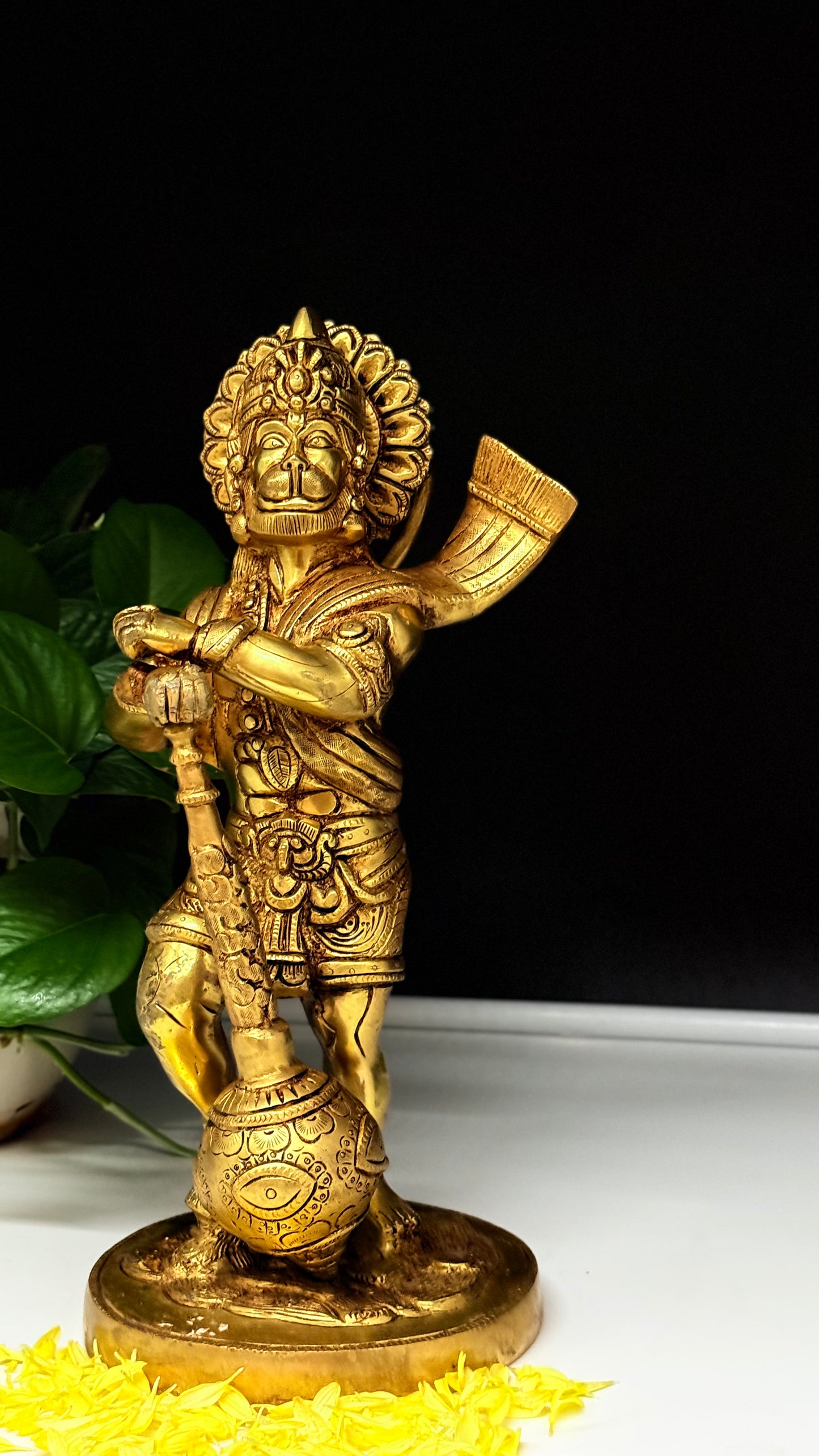Majestic Brass Lord Hanuman Statue - The Embodiment of Valor and Devotion