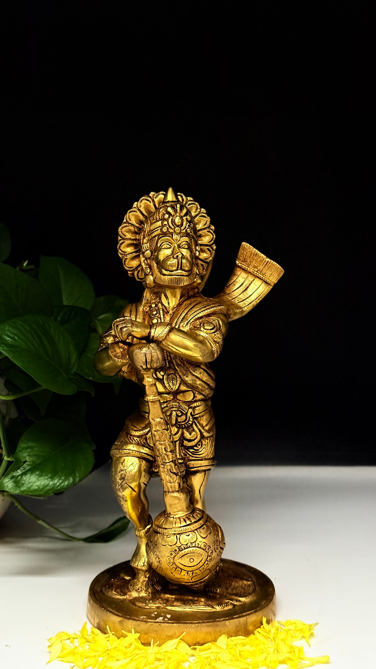 Majestic Brass Lord Hanuman Statue - The Embodiment of Valor and Devotion