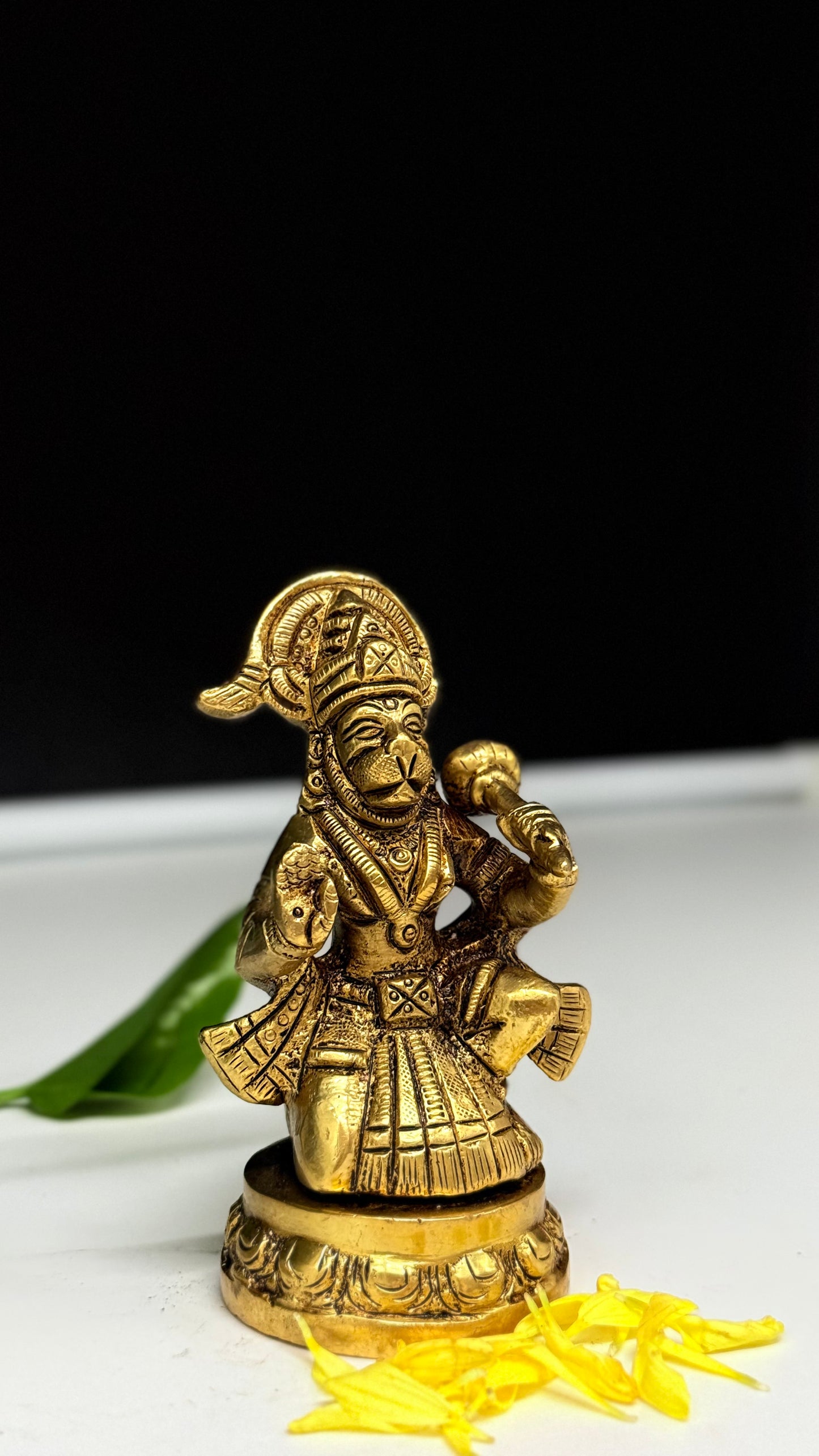 Handcrafted Brass Kneeling Hanuman Idol – Symbol of Strength & Devotion