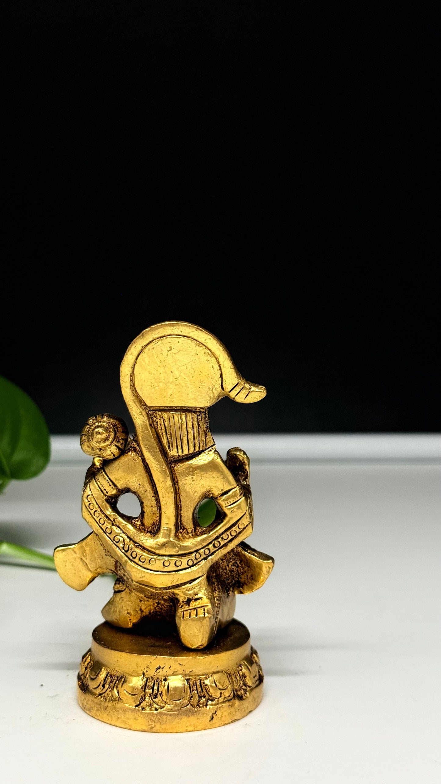 Handcrafted Brass Kneeling Hanuman Idol – Symbol of Strength & Devotion