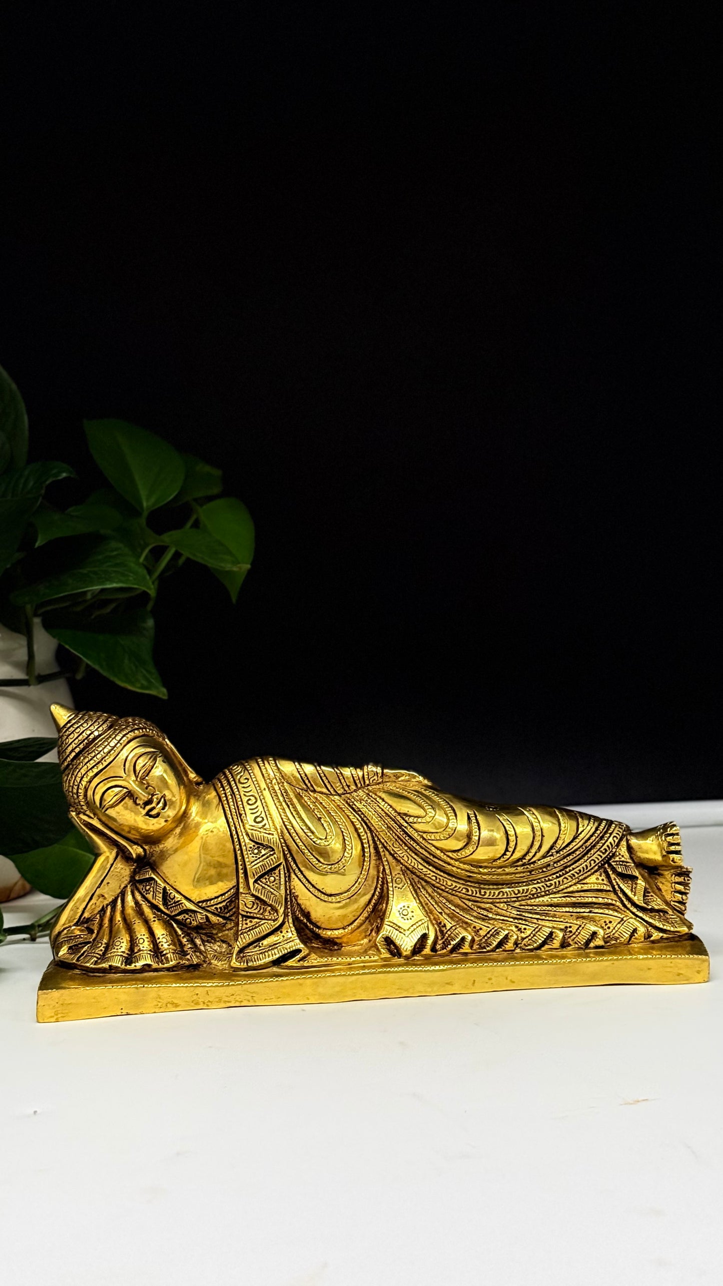 Handcrafted Brass Reclining Buddha - A Masterpiece of Calm